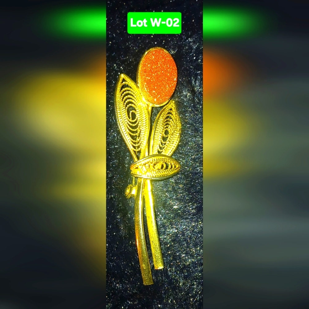 Gold Stone and Gold Toned Floral Brooch
